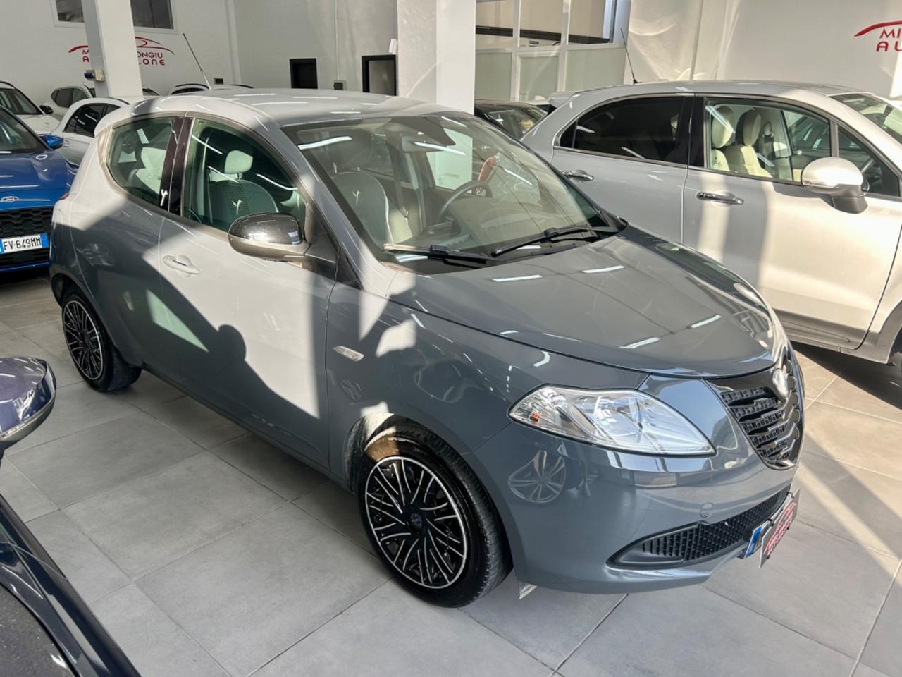 Lancia Ypsilon 1.2 69 CV 5 porte Gold FINANZIABILE