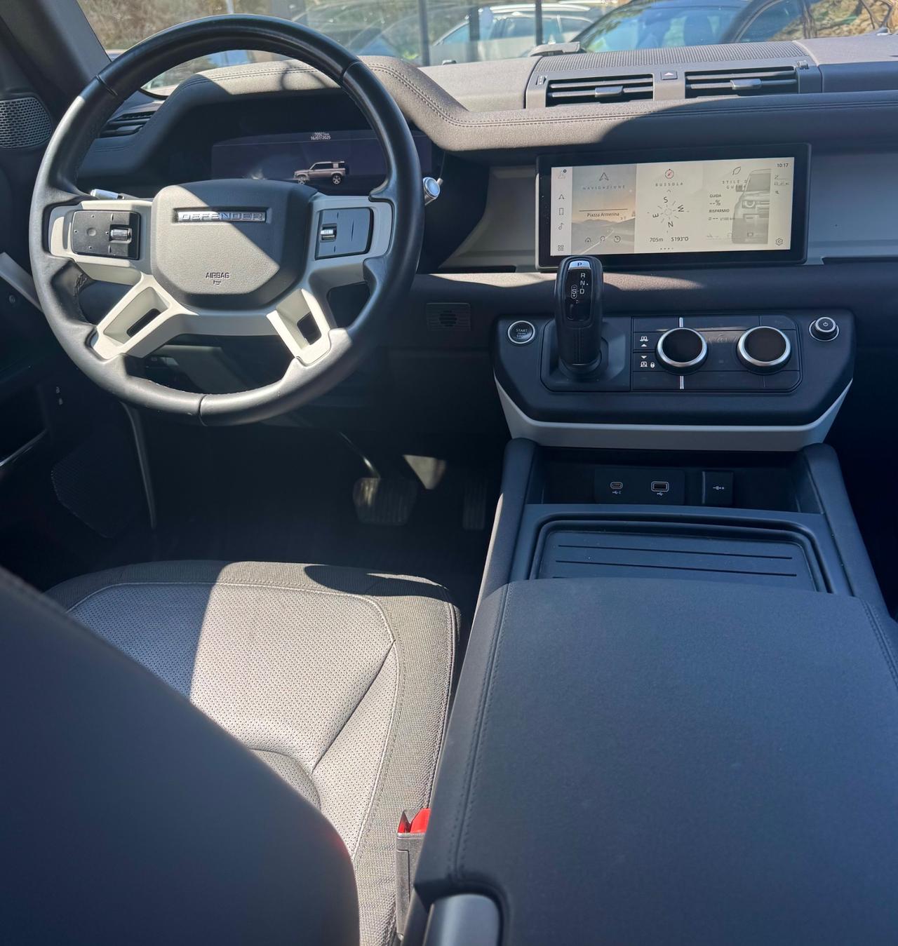 Land Rover Defender 110 2.0 SD4 AWD Auto SE