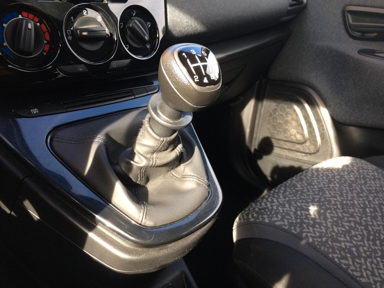 2022 Lancia Ypsilon 1.0 FireFly 5 porte S&S Hybrid Ecochic Silver tagliandata +garanzia !!!