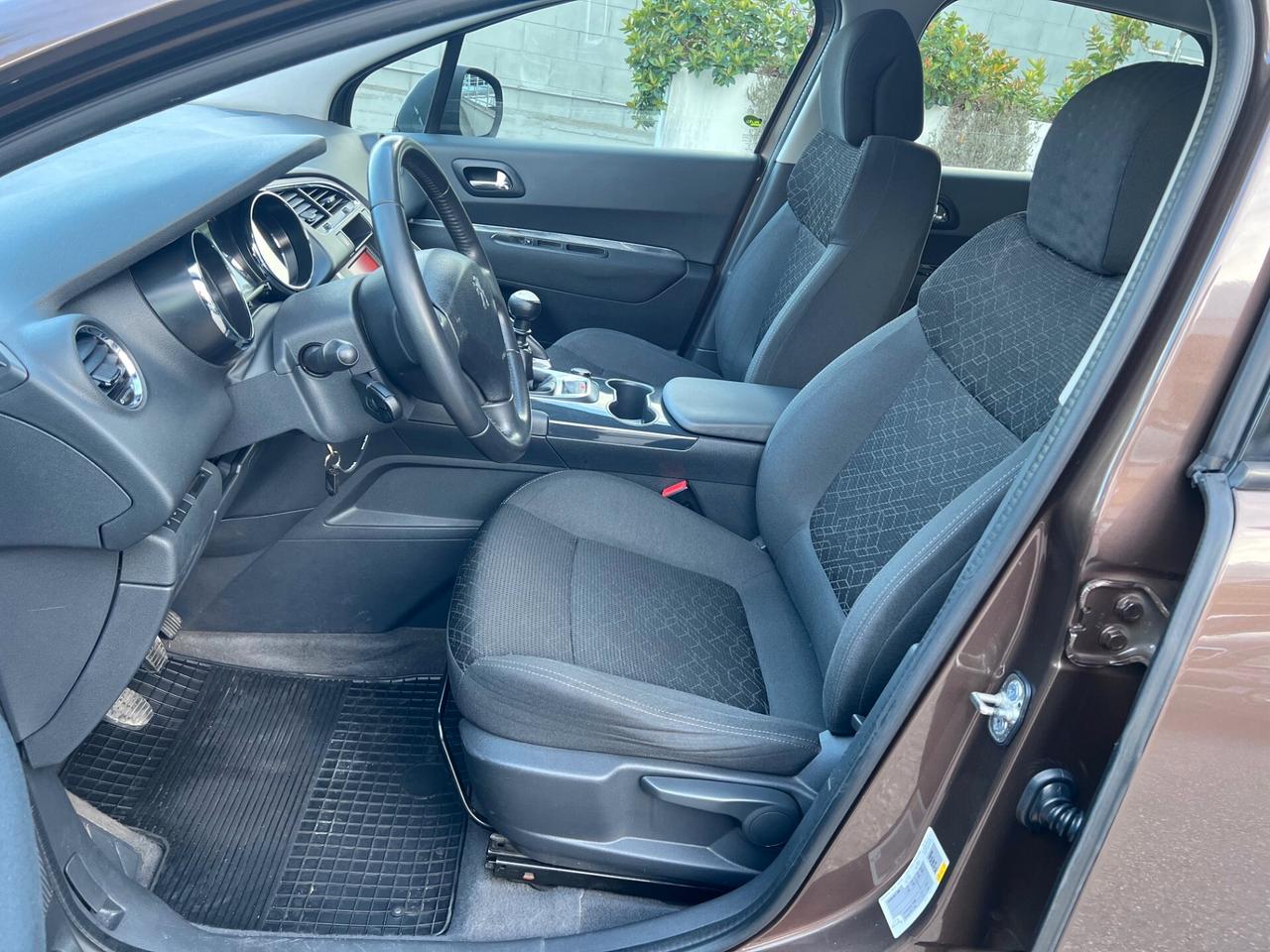 Peugeot 3008 1.6 hdi 8v Business 115cv fap PDC/CLIMA/TEL. PERF.