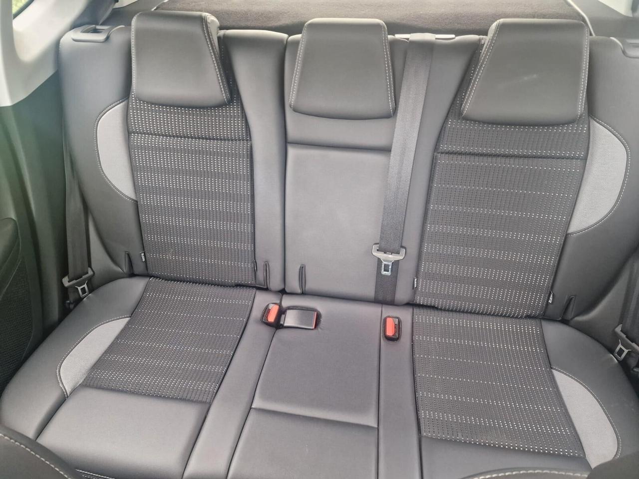 Peugeot 2008 1.6 HDI allestimento ( urban cross)