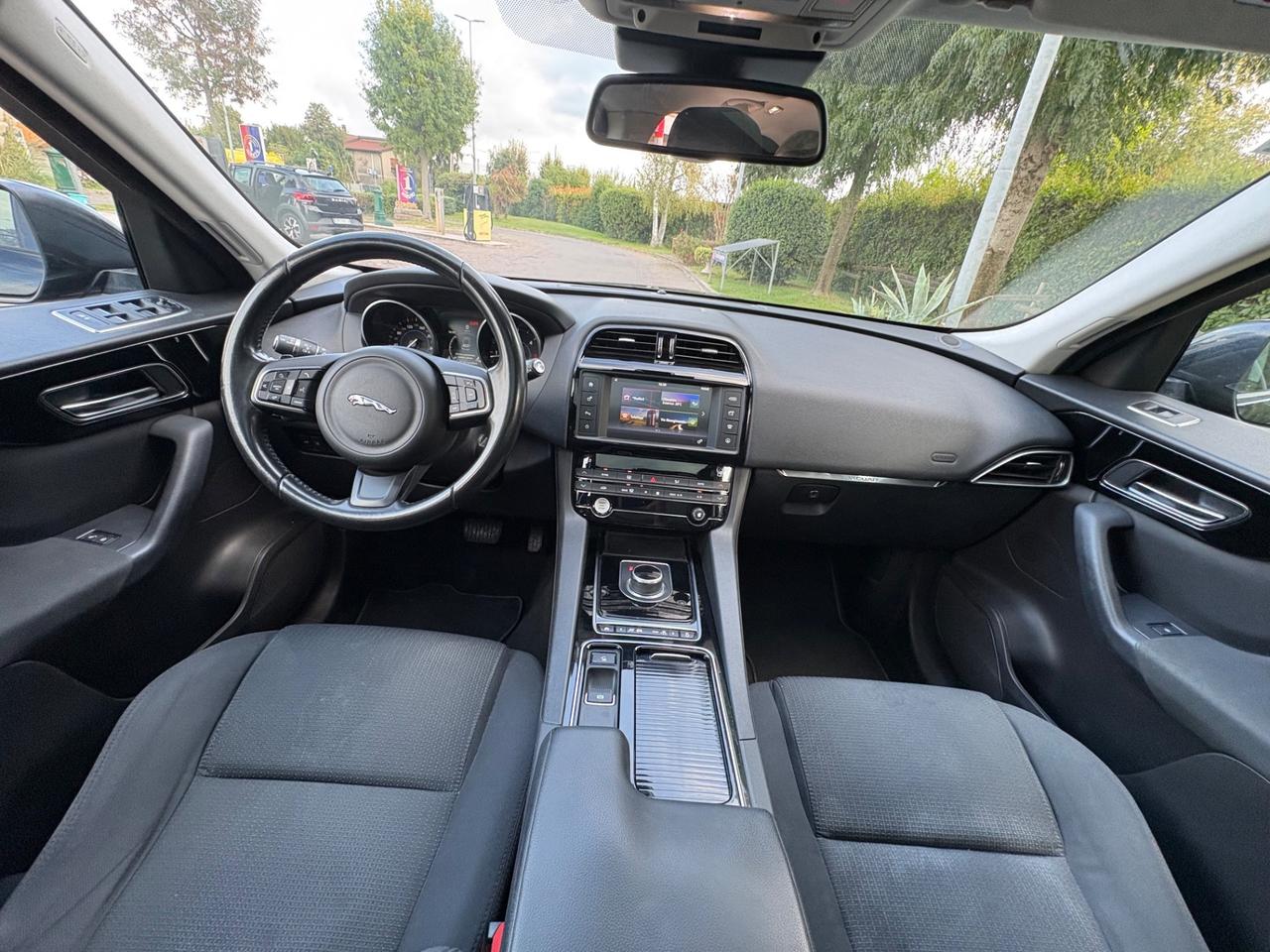 Jaguar F-Pace 2.0 D 180 CV AWD aut. Portfolio