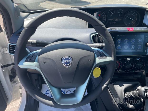 Lancia Ypsilon 1.0 firefly hybrid Platino 70cv KM0