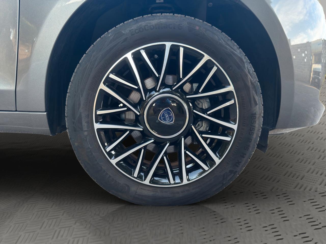 Lancia Ypsilon 1.0 FireFly 5 porte S&S Hybrid Platino