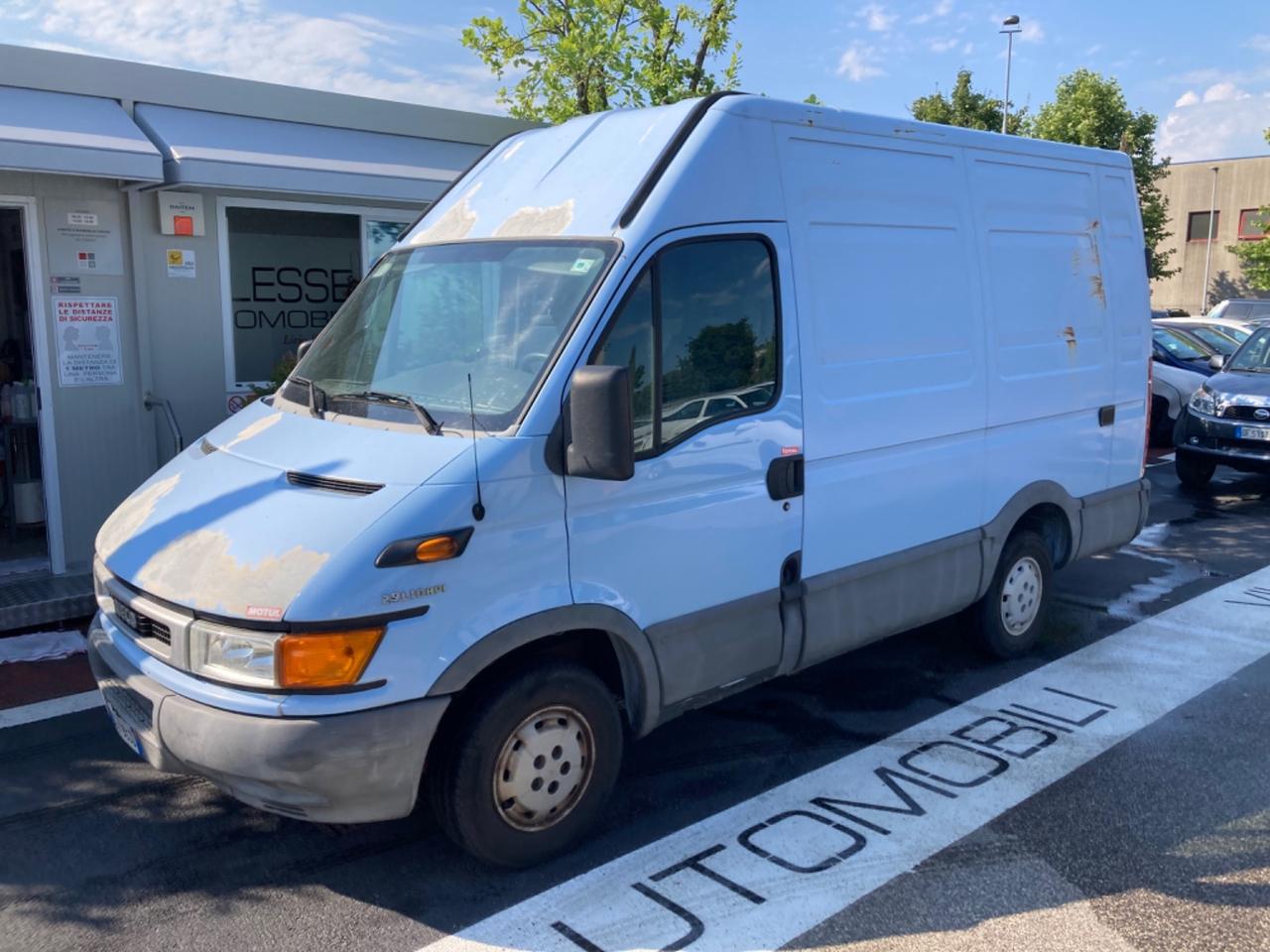 IVECO DAILY 2.3 UNIJET (TETTO ALTO) 3 POSTI