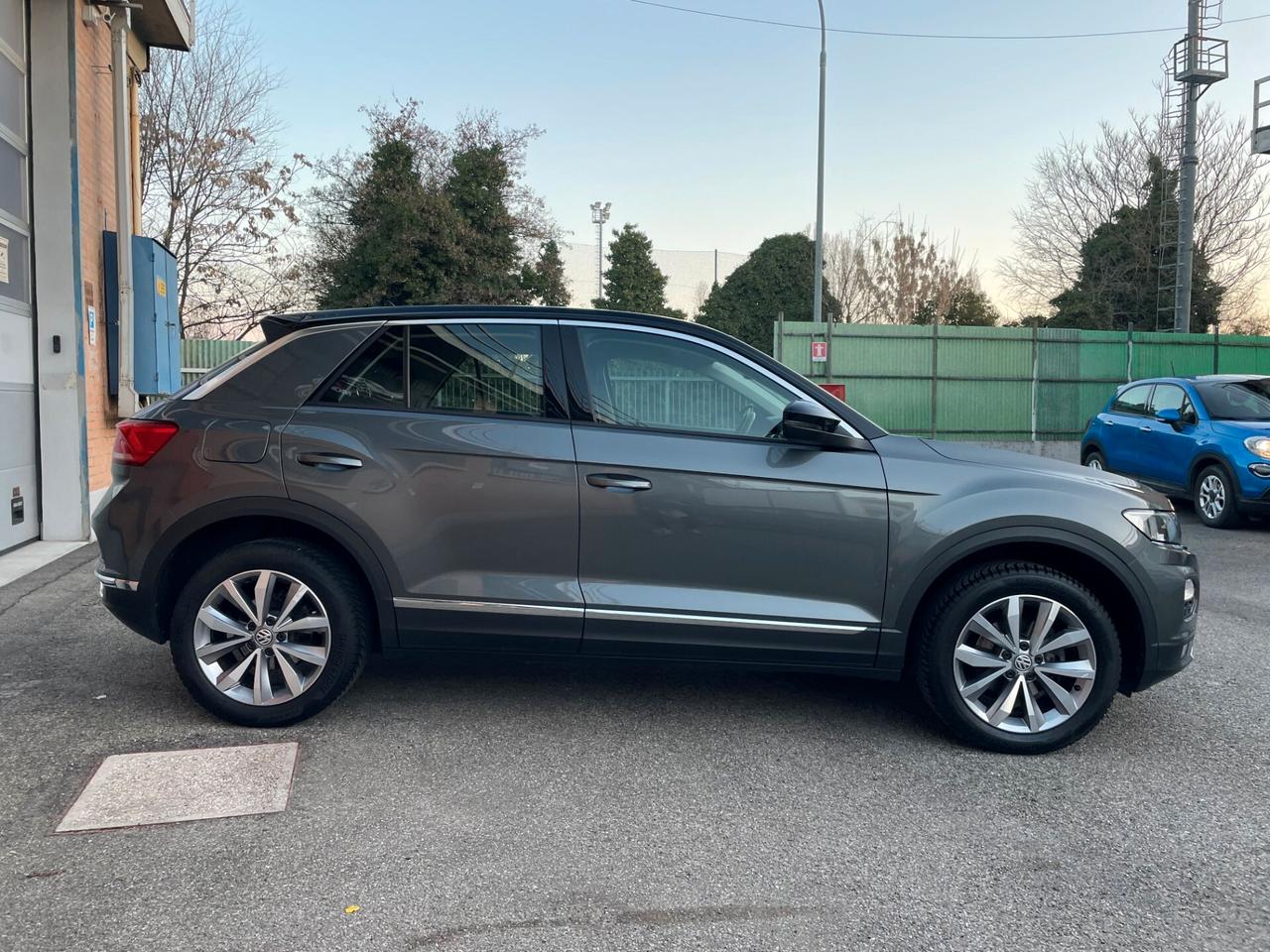 Volkswagen T-Roc 115 CV FULL OPTIONAL- UNICO PROPRIETARIO