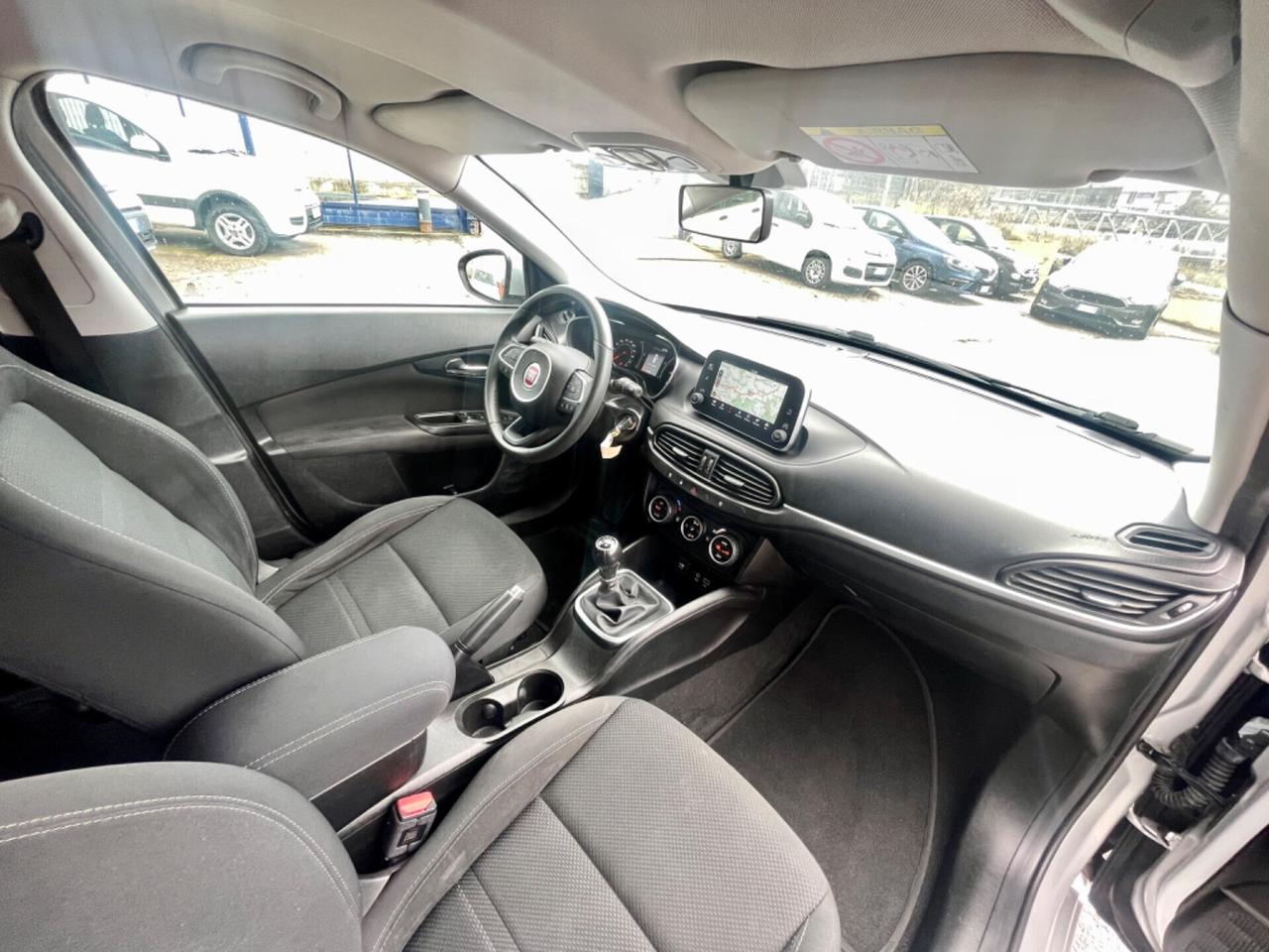 Fiat Tipo 1.3 Mjt 5P ALCANTARA-RADAR-NAVI