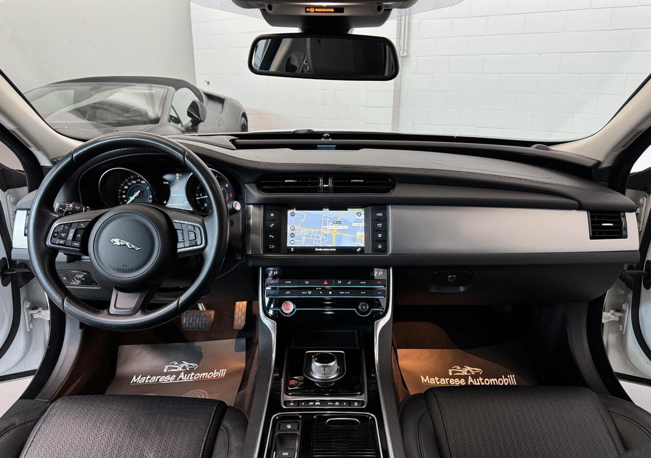 Jaguar XF 2.0cc 180cv Automatica Navigatore Finanziabile