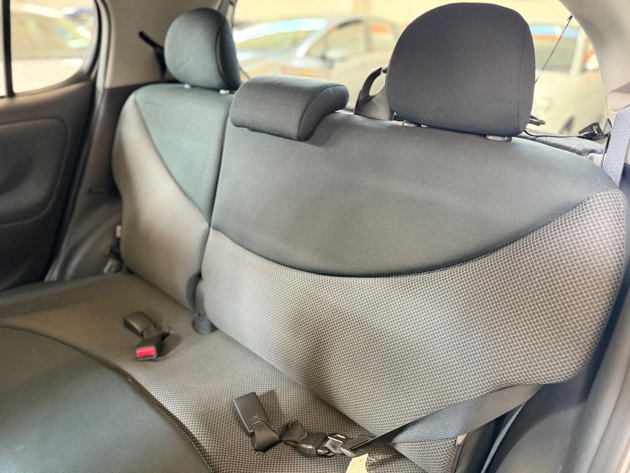 Toyota Yaris 1.3i 16V cat 5 porte Sol AUTOMATICO NEOPATENTATI