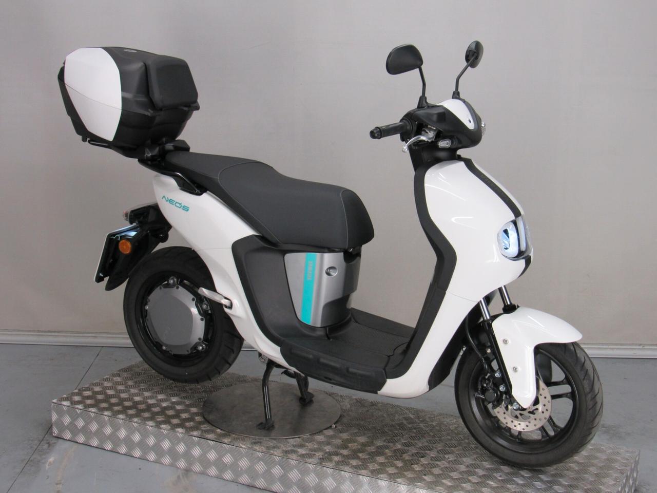 Yamaha Neo's EV DUAL BATTERY