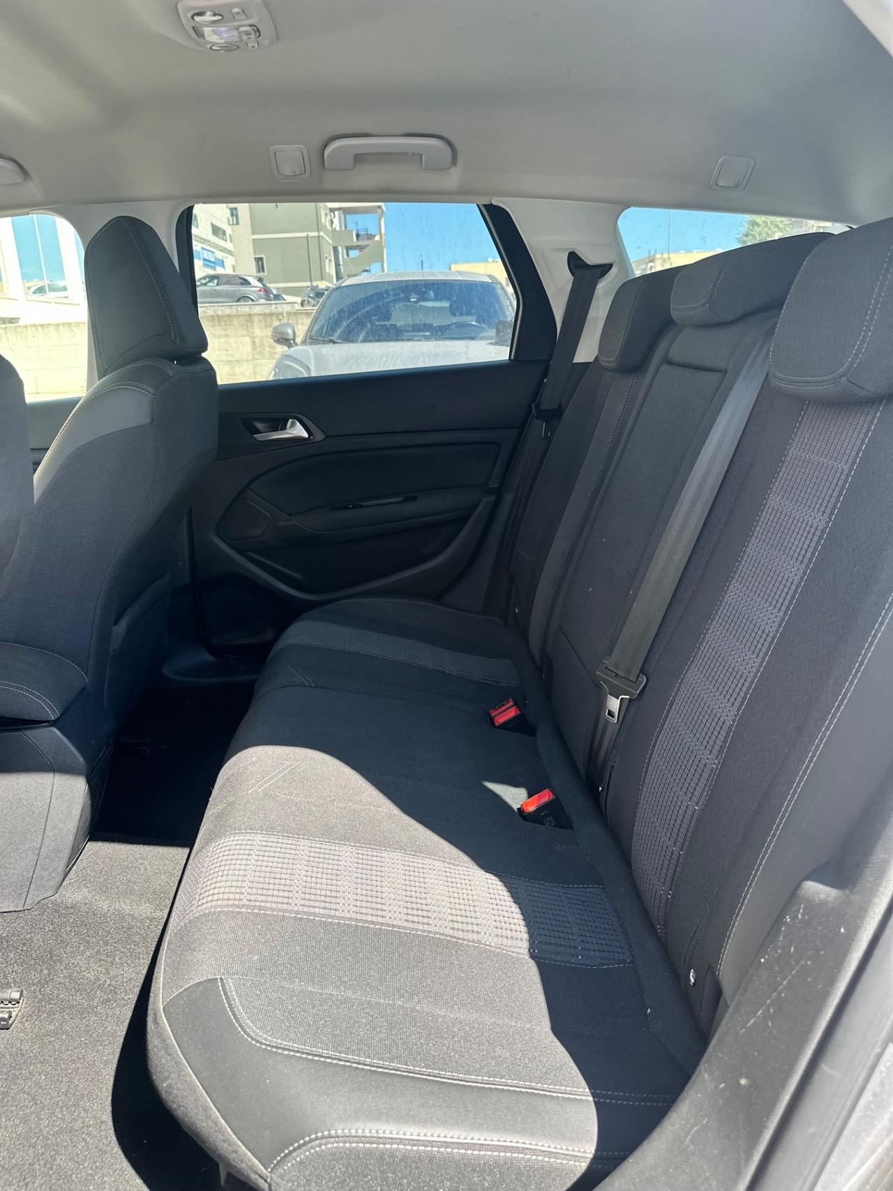 Peugeot 308 BlueHDi 130 S&S SW Business