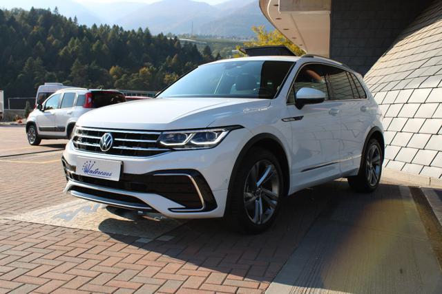 VOLKSWAGEN Tiguan 2.0TDI DSG 4MOTION R-Line IQLED-KAMERA