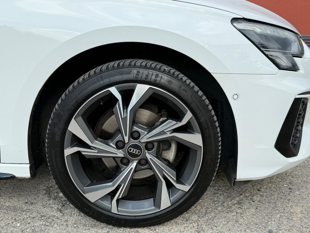 Audi A3 SPB 30 g-tron S tronic line edition