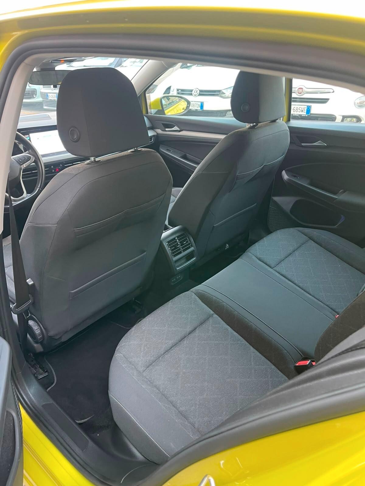 Volkswagen Golf 2.0 TDI 115 CV SCR Life iva esposta