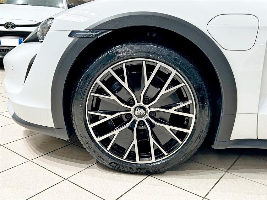 Porsche Taycan 4 Cross Turismo