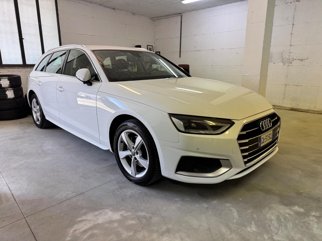 Audi A4 Avant 30 TDI/136 CV S tronic Business Advanced