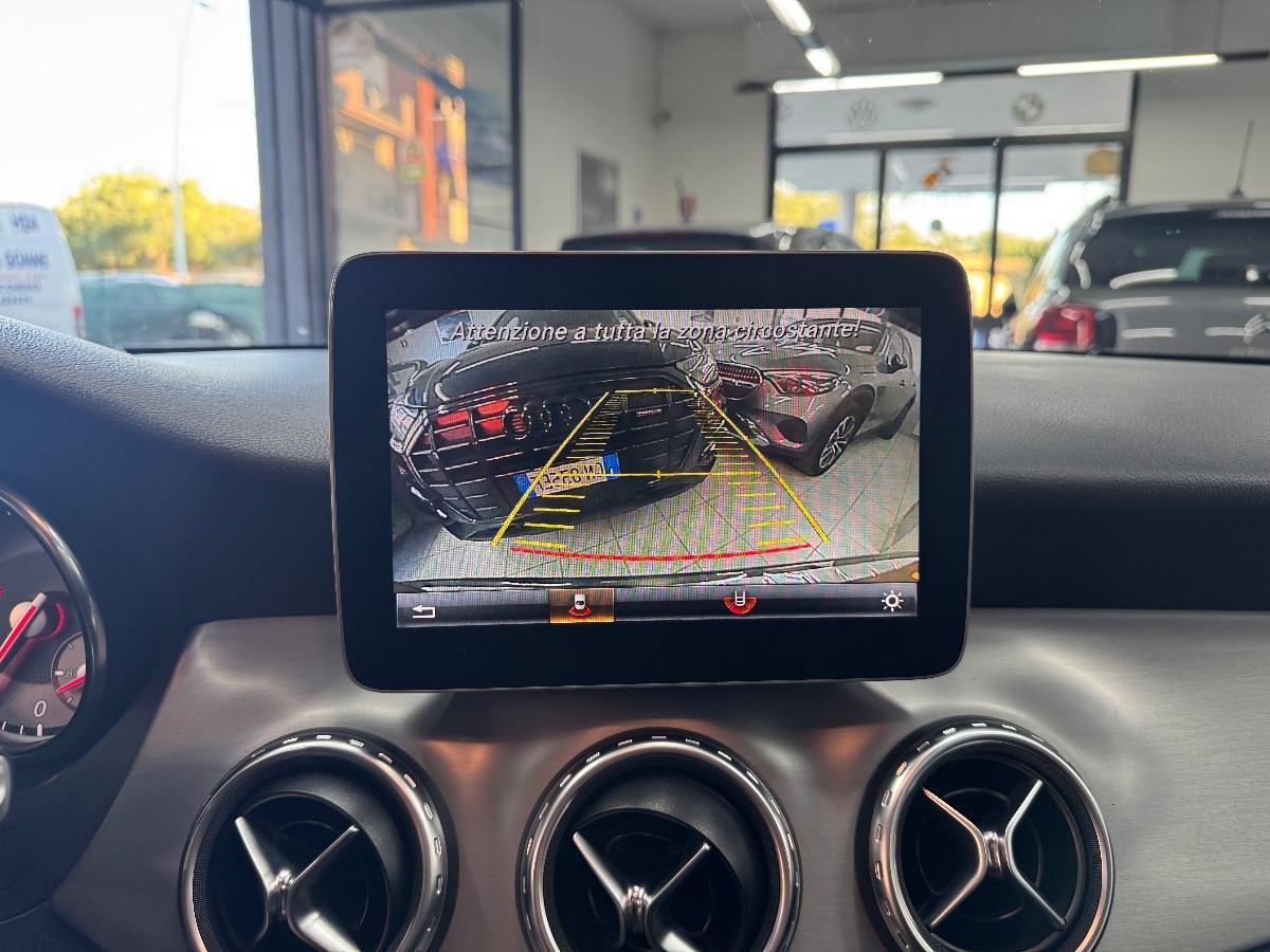 MERCEDES GLA 200 d Automatic AMG TETTO/ RETROCAMERA/ NAVI