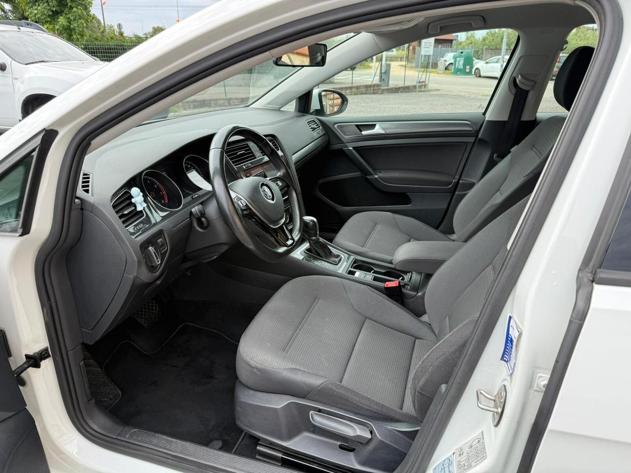 Volkswagen Golf 1.0 TSI 110 CV DSG 5p. Business BlueMotion Technology
