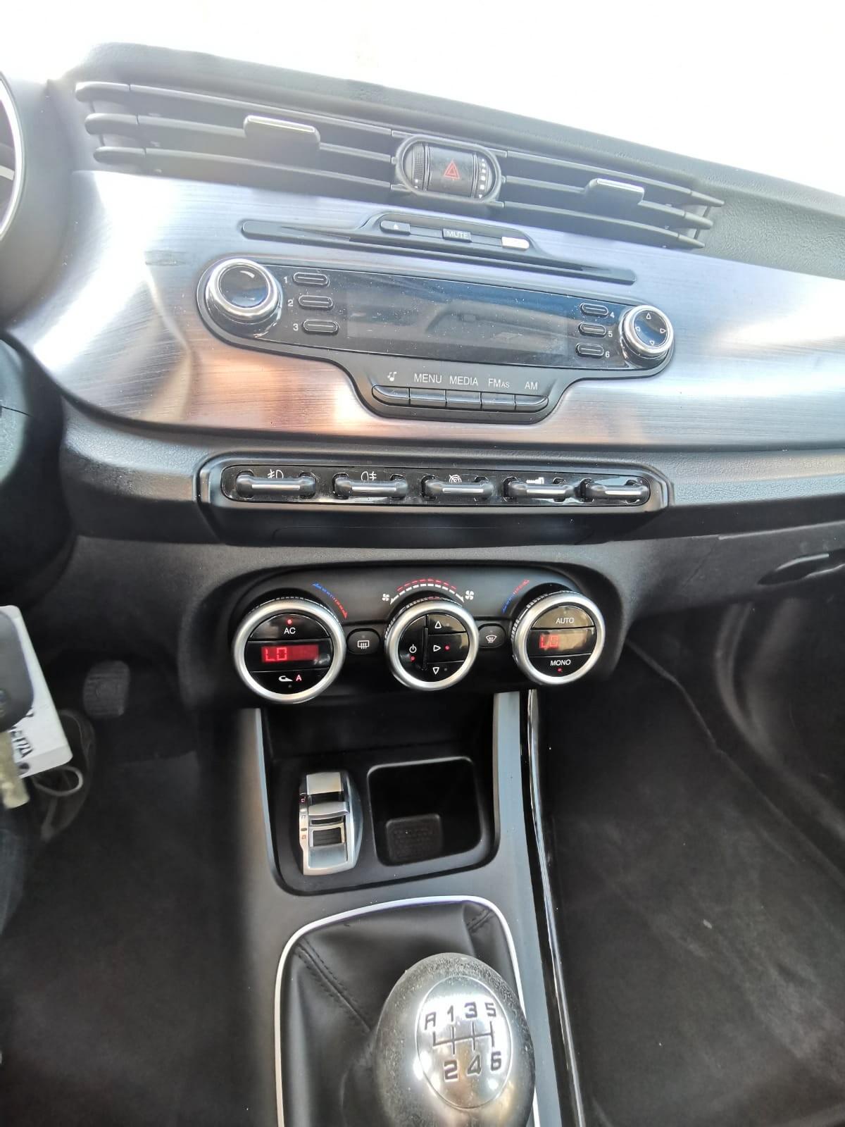 Alfa Romeo Giulietta 1.6 JTDm-2 105 CV Distinctive