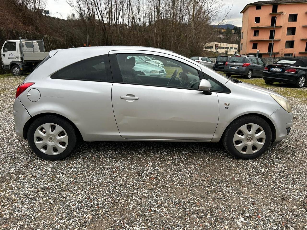 Opel Corsa 1.2 NEOPATENTATI