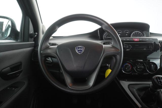 LANCIA Ypsilon Ypsilon 1.2 69 CV 5 porte Silver