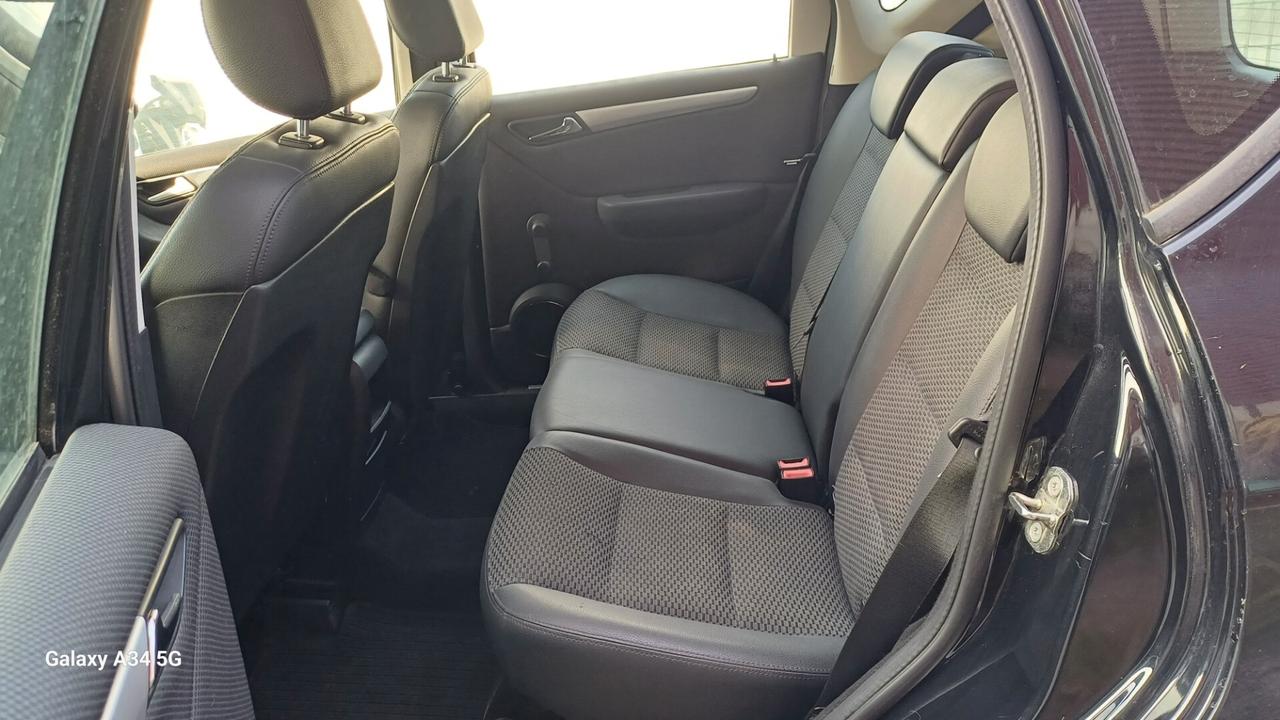 Mercedes-benz A 160 CDI BlueEFFICIENCY Avantgarde