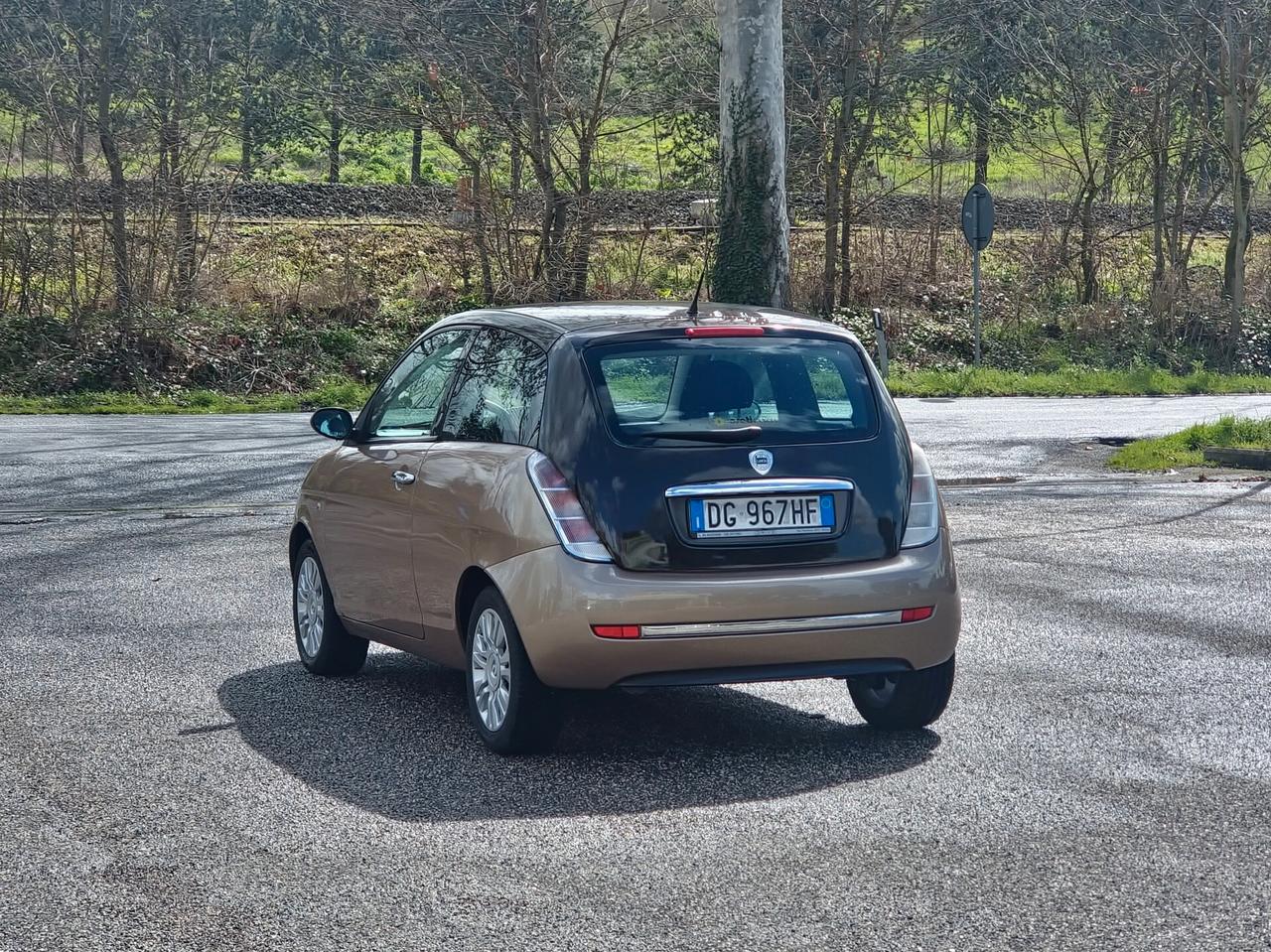 Lancia Ypsilon 1.2 Argento 60CV E5 Benzina Manuale NEO