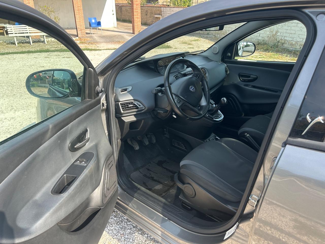 Lancia Ypsilon 1.3 MJT 16V 95 CV 5 porte S&S Gold