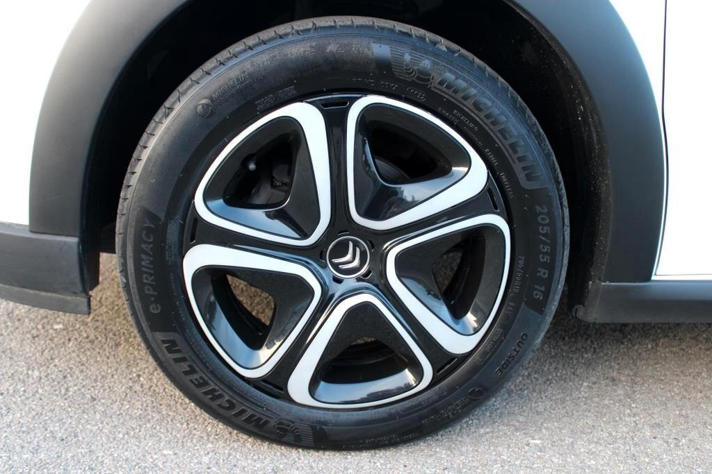 CITROEN C3 1.5 BlueHDi Shine *Bicolore *Carplay