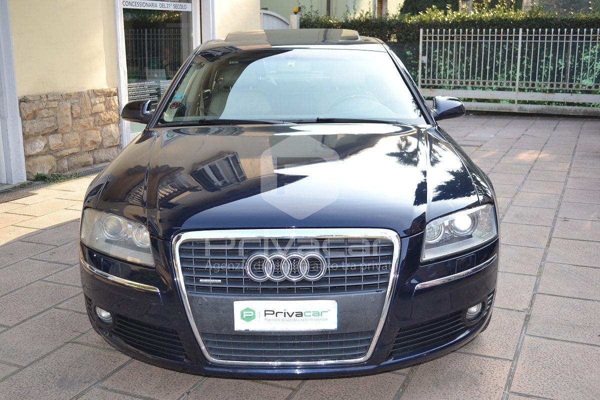 AUDI A8 4.2 V8 FSI quattro tiptronic