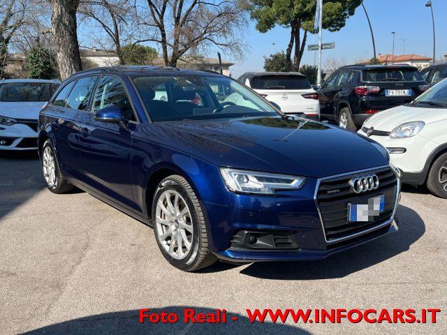 AUDI A4 Avant 40 TDI quattro S tronic Business*tetto