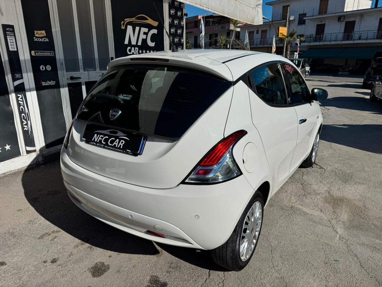 Lancia Ypsilon 1.2 69 5 porte GPL Ecochic Gold