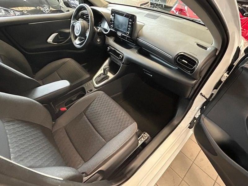 Toyota Yaris Hybrid Active MY22