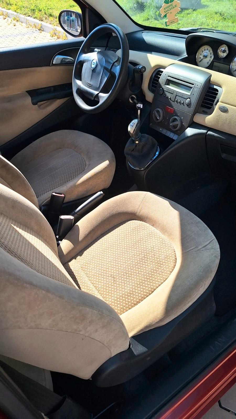 Lancia Ypsilon 1.2 Benzina - OK Neopatentati