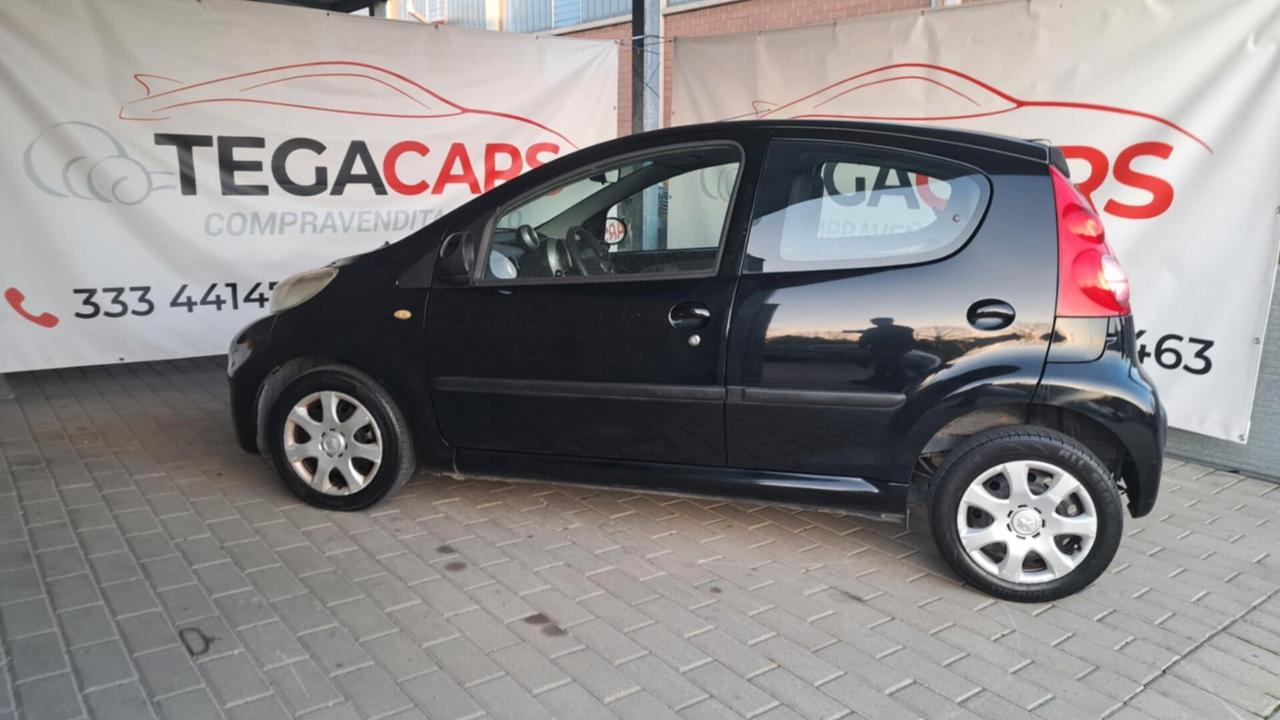 Peugeot 107 1.0 68CV 5p. Desir