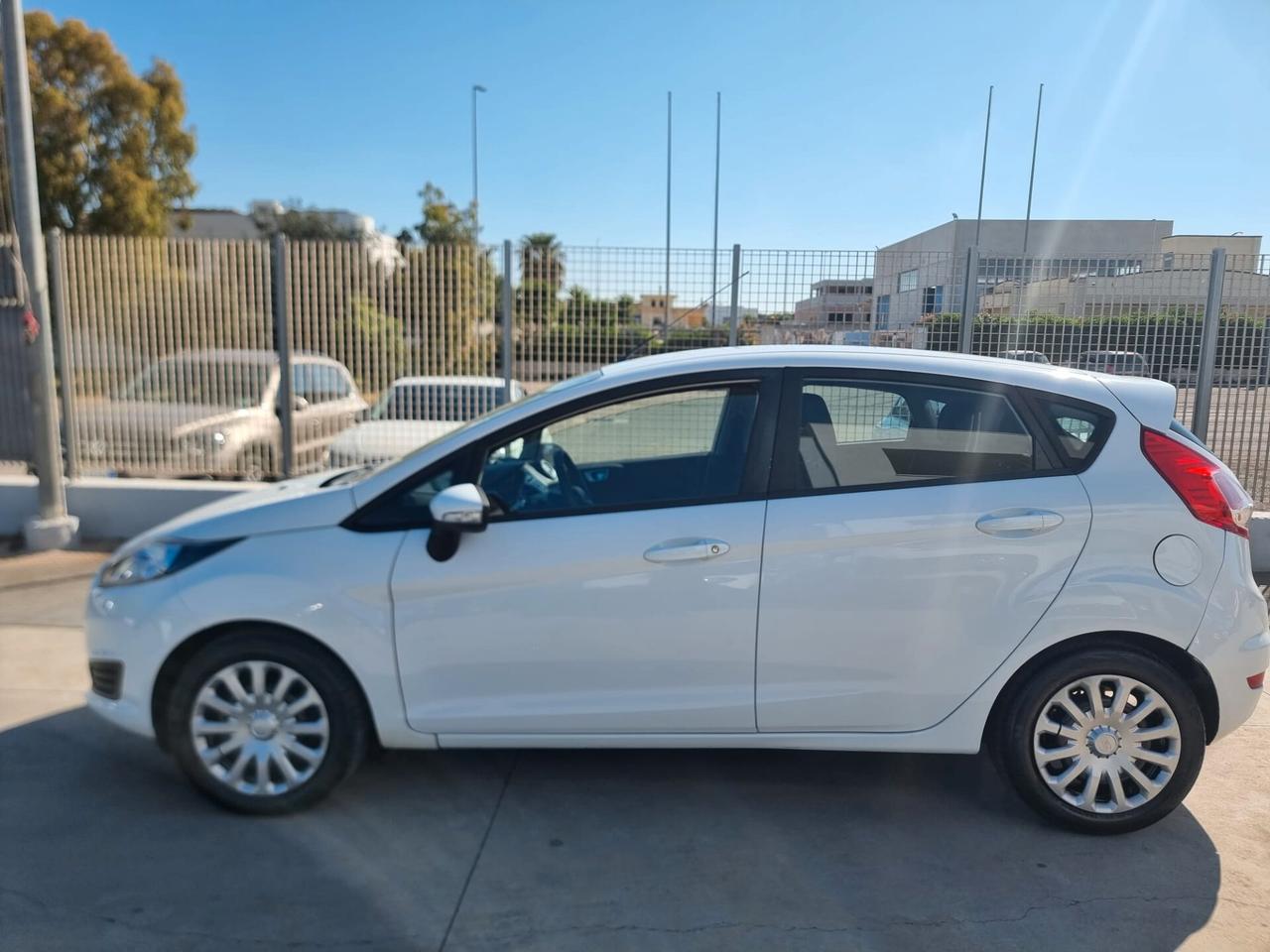 Ford Fiesta 1.5 TDCi 75CV 5 porte Titanium