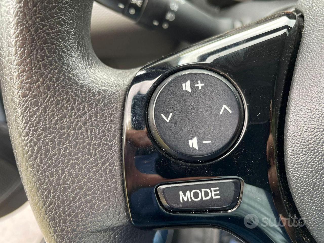 Peugeot 108 1.0 72 CV - TOUCHSCREEN (58-24) GPL