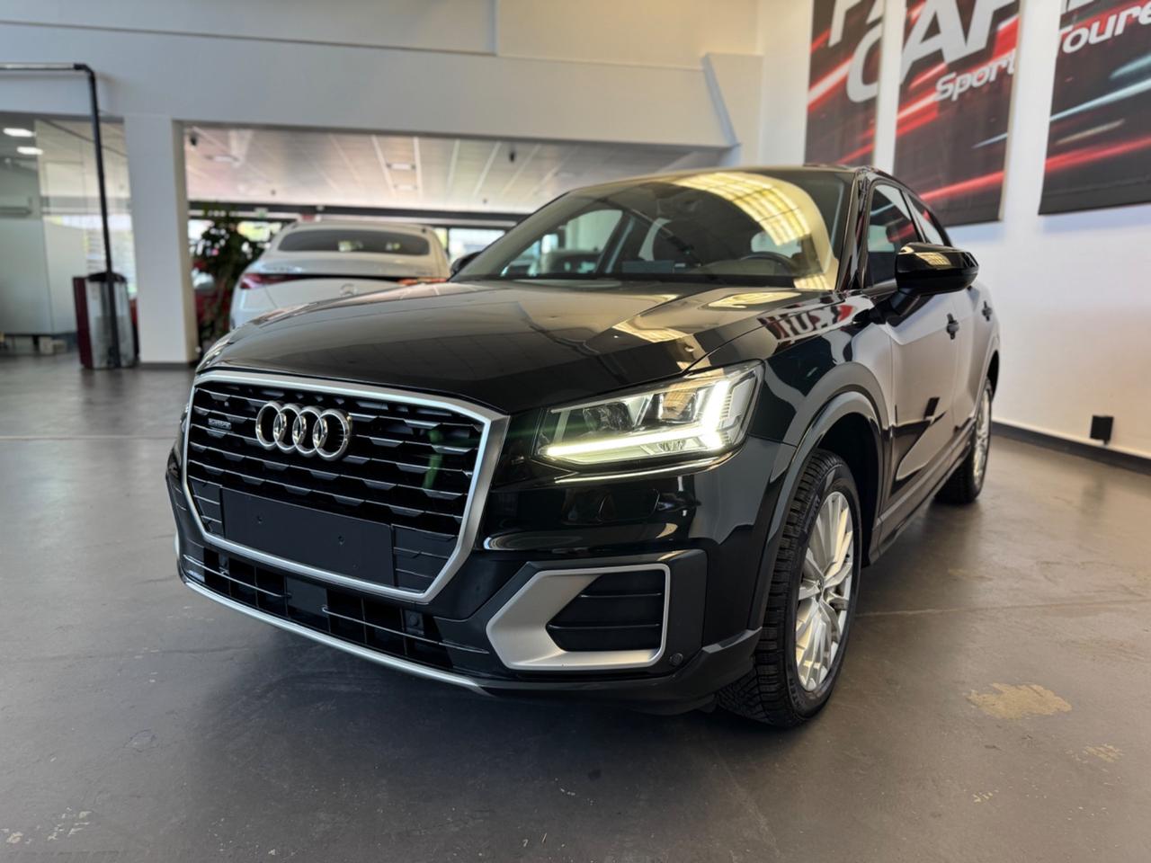 Audi Q2 40 TFSI quattro S tronic Identity Black