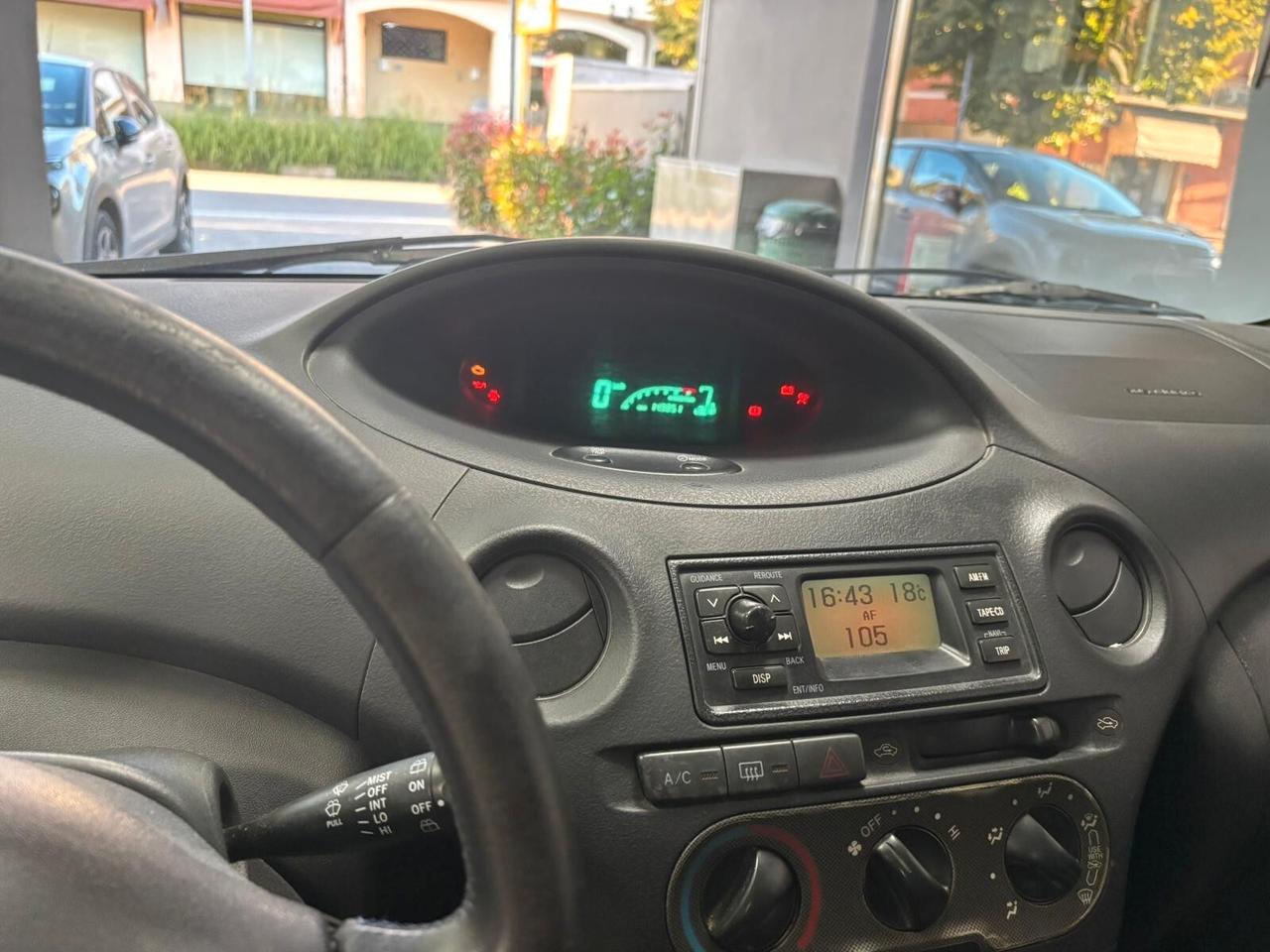 Toyota Yaris 1.0i 16V cat 5 porte Expo