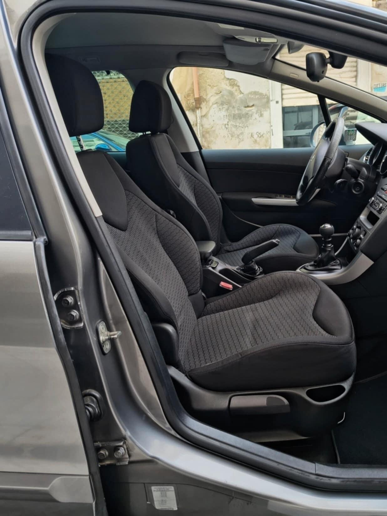 Peugeot 308 2.0 HDi 136CV 5p. Féline