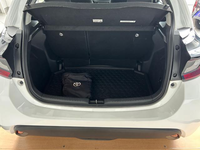 TOYOTA Yaris 1.0 5 porte Active
