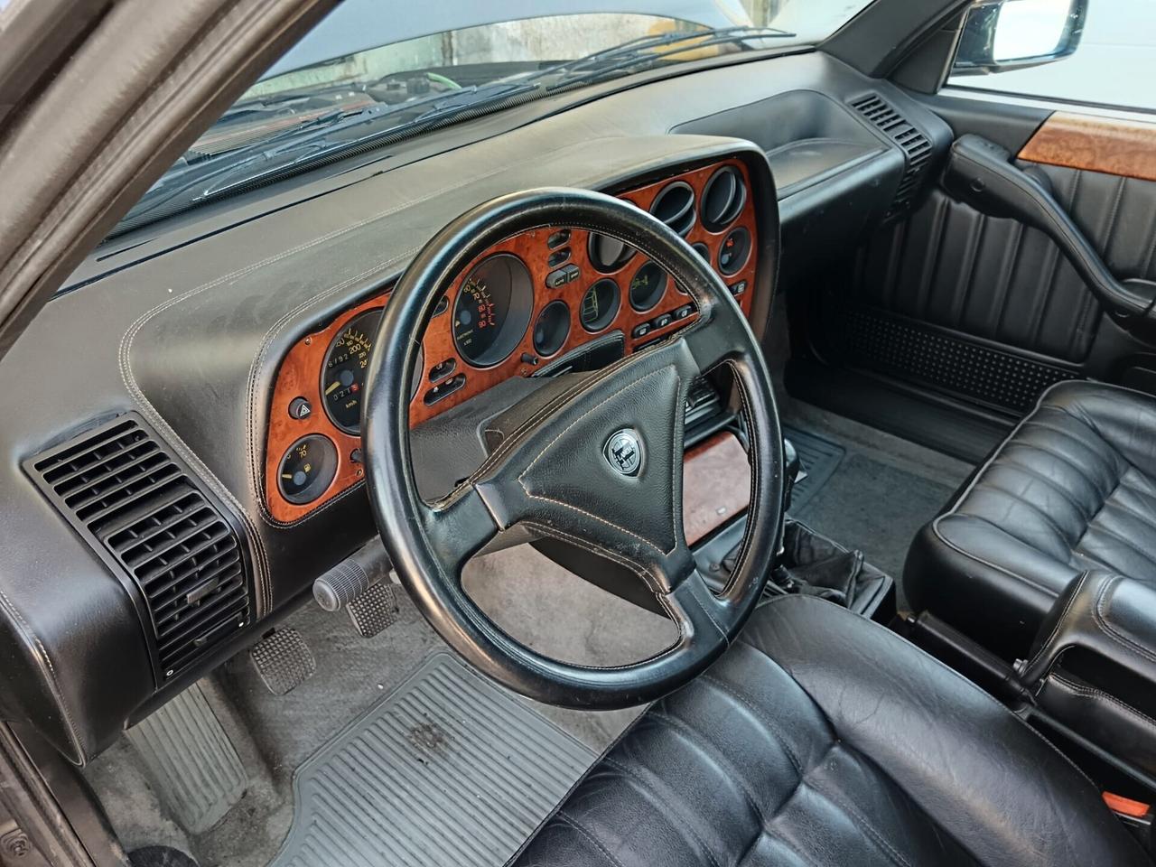 Lancia Thema 8.32 cat