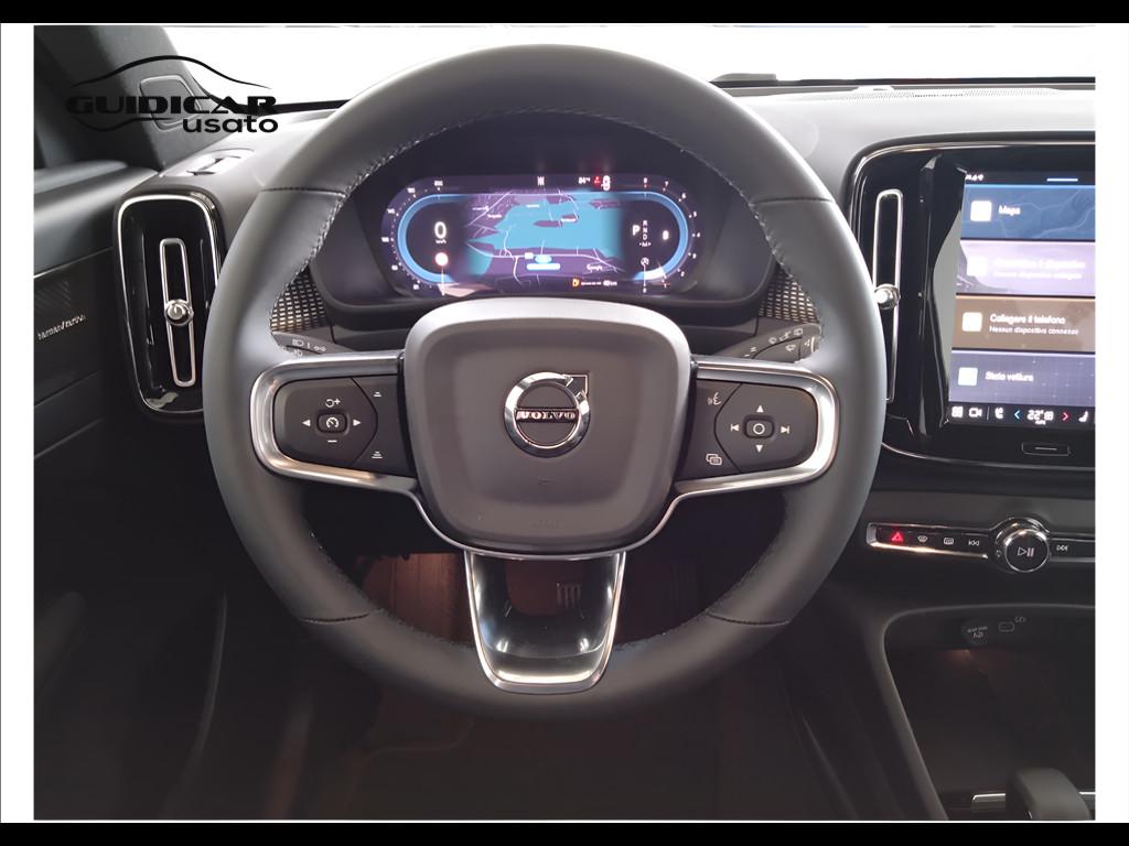 VOLVO XC40 2023 - XC40 2.0 b3 Plus Black Edition auto