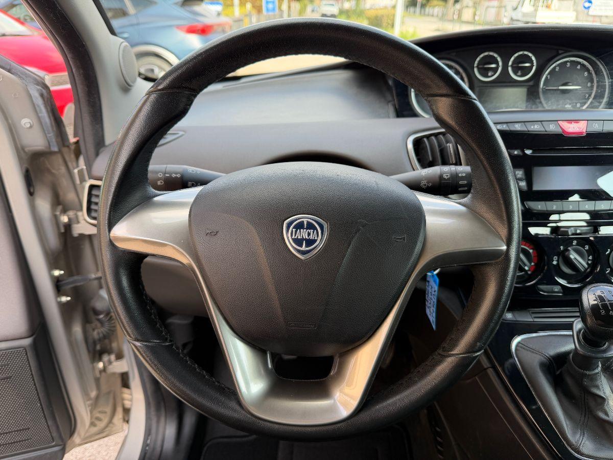 LANCIA - Ypsilon - 1.2 69 CV 5 porte Platinum