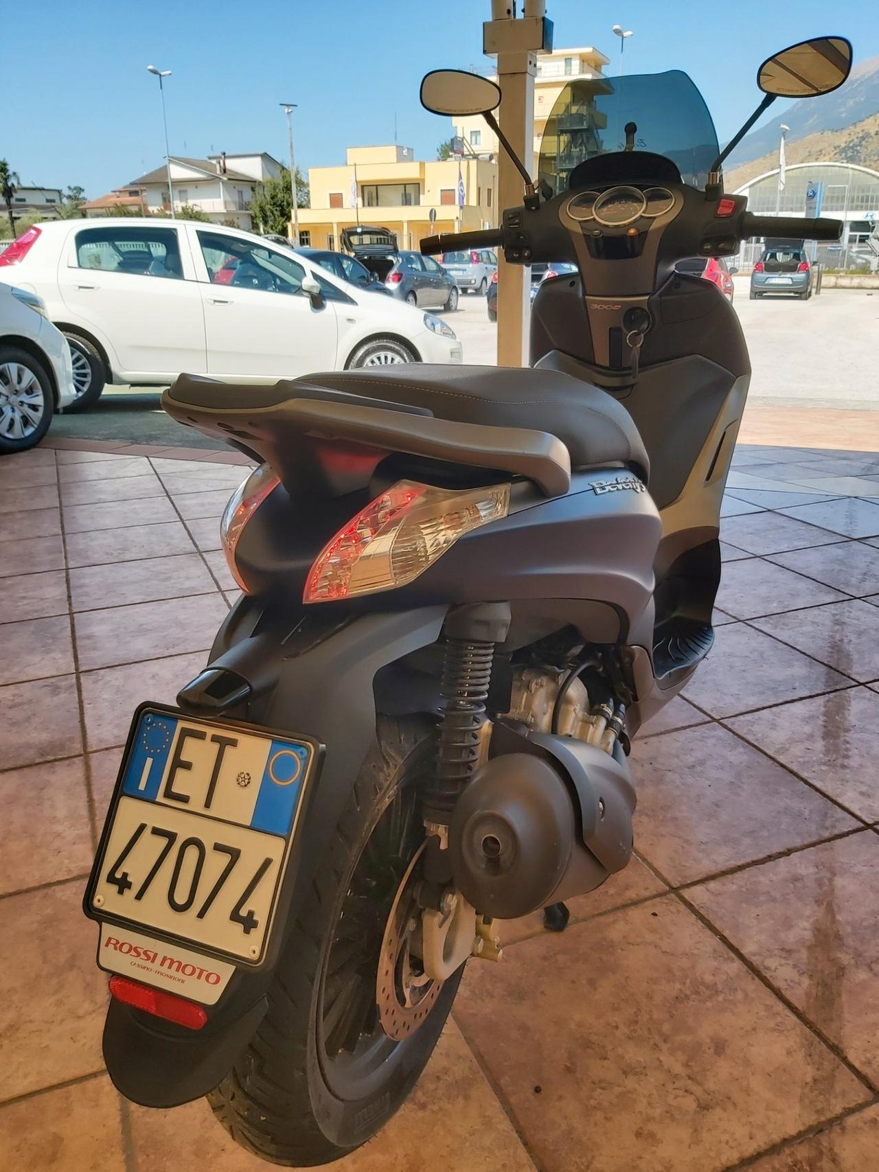 Piaggio Beverly 300s - "5.400KM"