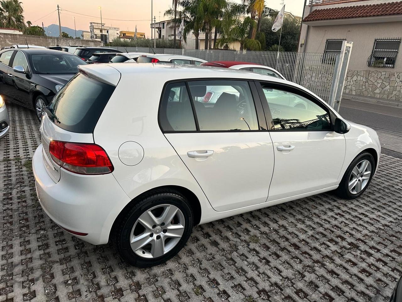 Volkswagen Golf 1.6 TDI DPF 5p. Highline-02/2010