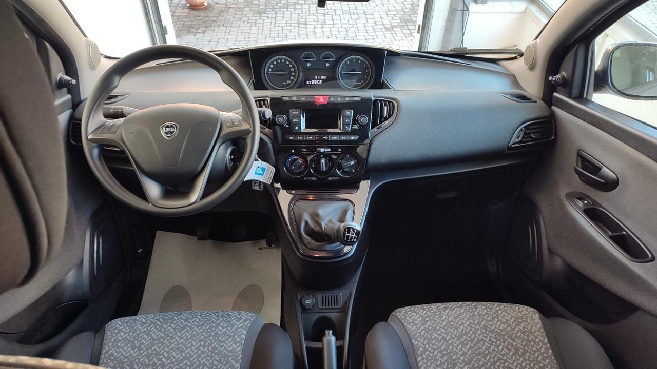 Lancia Ypsilon 1.0 FireFly 5 porte S&S Hybrid Silver 2022