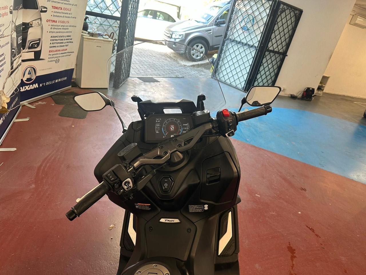 YAMAHA T-Max 560