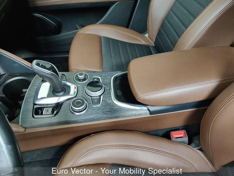 Alfa Romeo Stelvio 2.2 Turbodiesel 190 CV AT8 RWD Executive
