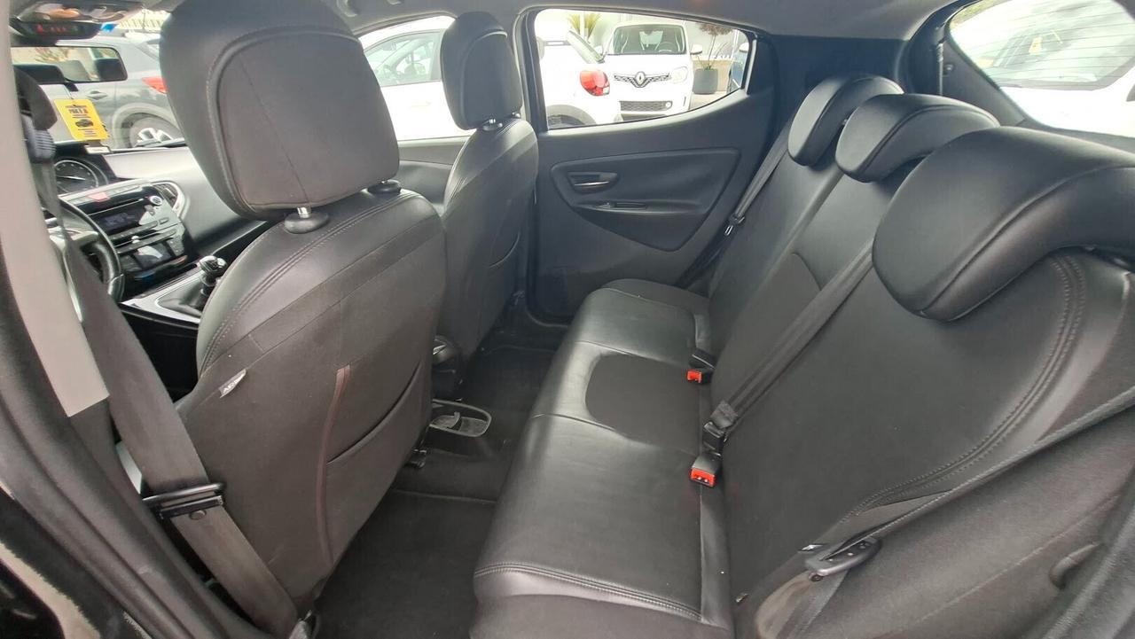 Lancia Ypsilon 1.2 69 CV GPL di serie Ecochic Gold